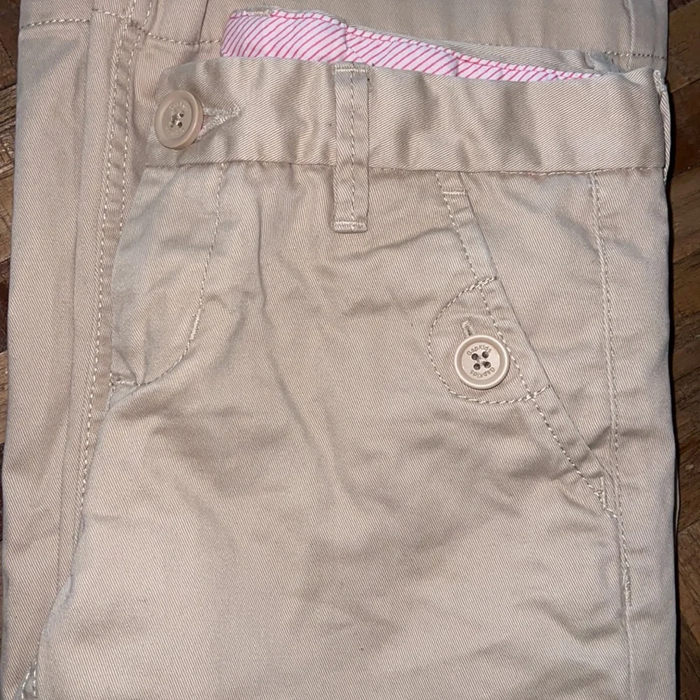 GAP girls 10 khaki pants with buttoned pockets - Picture 5 of 6